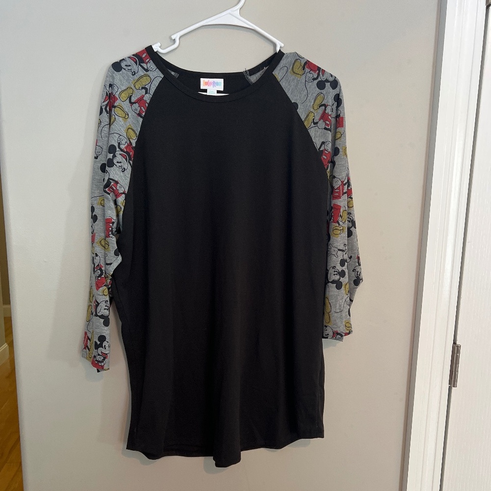 Women’s LulaRoe Disney Randy 3/4 Sleeve Top Size 2XL black/Gray/Red EUC